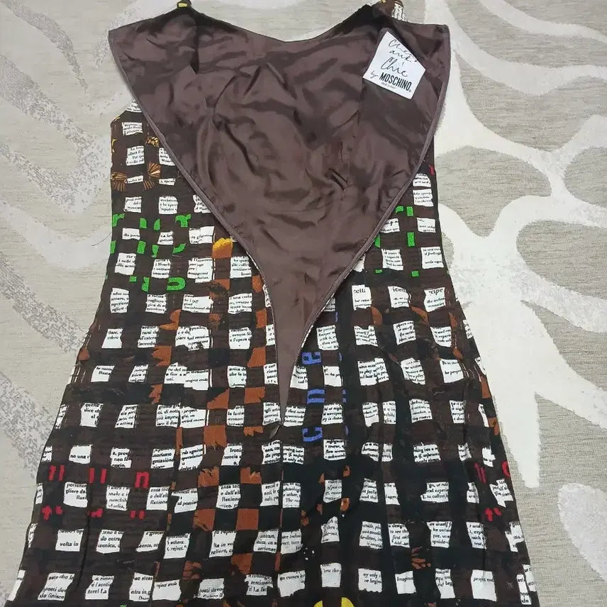[BUNJANG] Moschino Cheap &amp; Chic Antique Text Pattern Sleeveless Dress / MOSCHINO Cheap &amp; Chic 모스키노 엔틱 텍스트 패턴 원피스