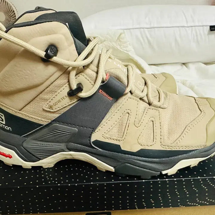 [SOLD OUT] 살로몬 여성등산화 베이지 235