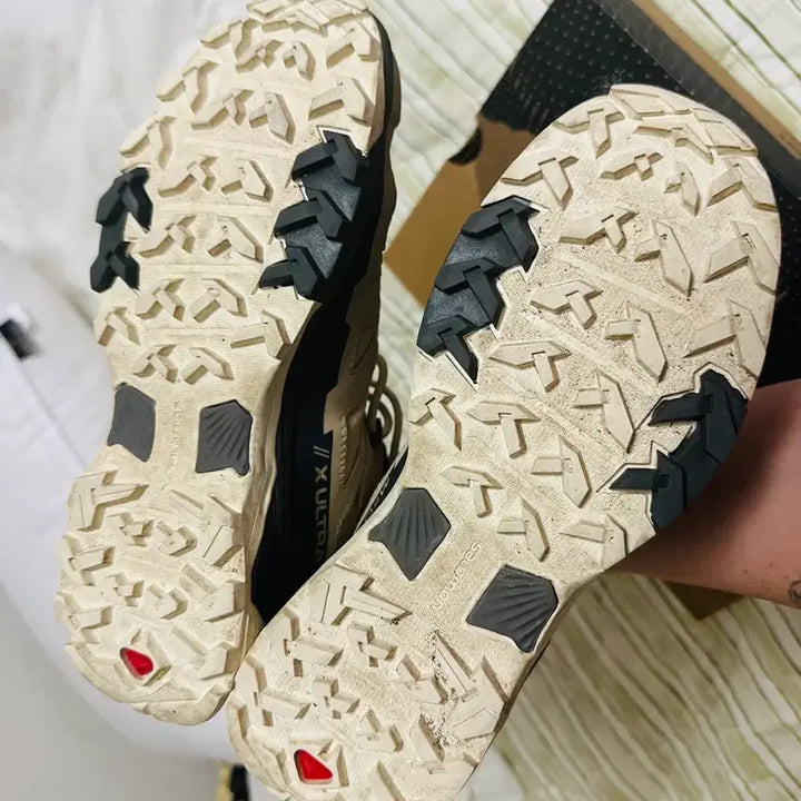 [SOLD OUT] 살로몬 여성등산화 베이지 235