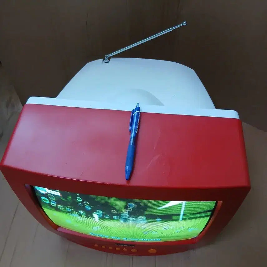 [BUNJANG] Samsung 14-Inch CRT TV Vintage Television Full Set / 삼성 14인치 브라운관 tv 빈티지 텔레비젼 영상 무한 출력 풀세트 포함