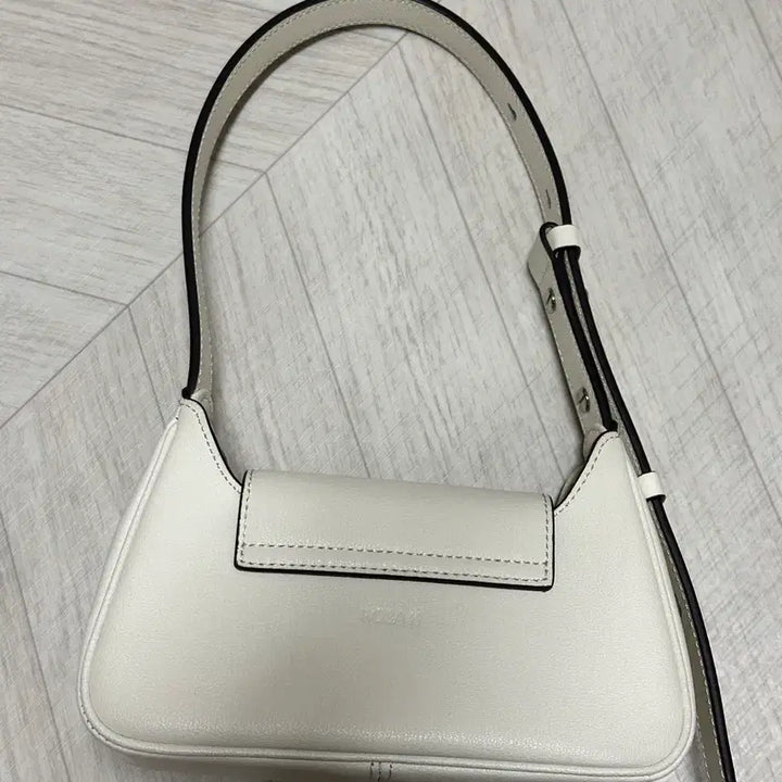 [BUNJANG] Rosa.K La Forte Mini Shoulder Bag / 로사케이 미니 숄더백(정가 198,000원)