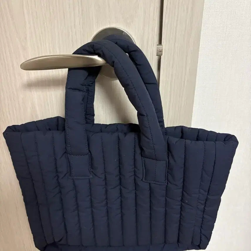 [BUNJANG] Sienne Padded Bag Navy / 시엔느 패딩백 네이비 색상