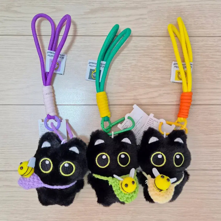[BUNJANG] Black Cat Plush Keychain with Bee Charm / 블랙캣 인형 키링 + 꿀벌 장식 키링 팝니다~