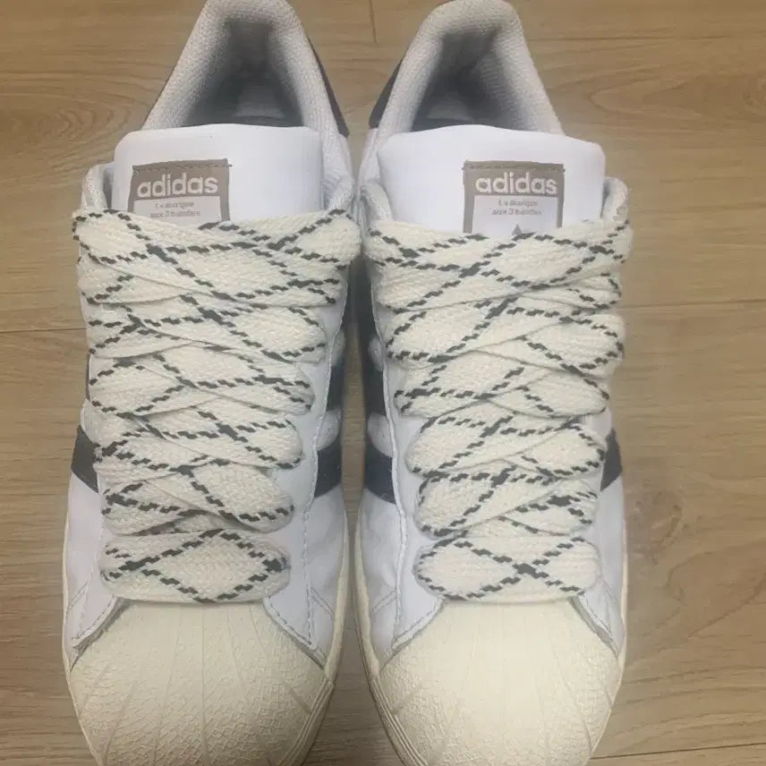 [BUNJANG] Adidas Superstar White Denim Sneakers / 아디다스 슈퍼스타 화이트 데님 275 판매합니다