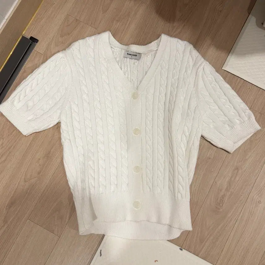 [BUNJANG] 8 Seconds Cardigan White Size S / 에잇세컨즈 가디건 s