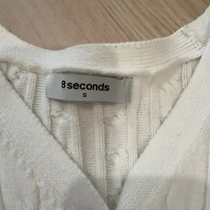 [BUNJANG] 8 Seconds Cardigan White Size S / 에잇세컨즈 가디건 s