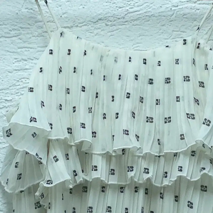 [BUNJANG] GANNI Pleated Frill Long Dress Pattern White / 가니 플리츠 프릴 롱 원피스 패턴 화이트