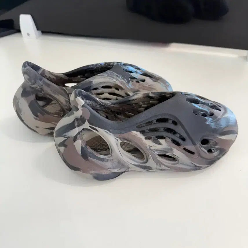 [BUNJANG] Adidas Yeezy Foam Runner / 아디다스 이지 폼러너 220~230mm