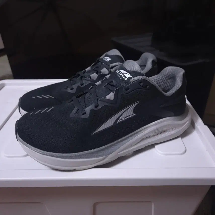 [SOLD OUT] 정품 알트라 패러다임 8 280 명품 런닝화