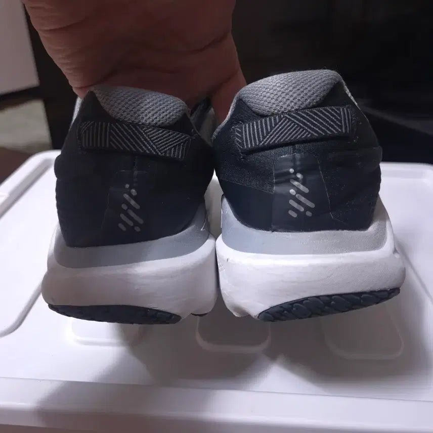 [SOLD OUT] 정품 알트라 패러다임 8 280 명품 런닝화