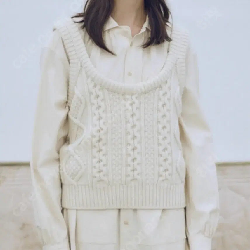 [BUNJANG] Viaflein Cable Knit Vest / 비아플레인 니트 조끼 베스트 케이블니트