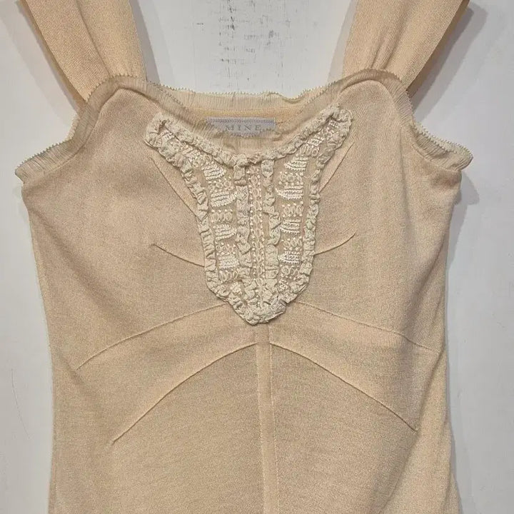 [BUNJANG] MINE Lace Embellished Knit Tank Top / MINE 레이스 장식 니트 나시