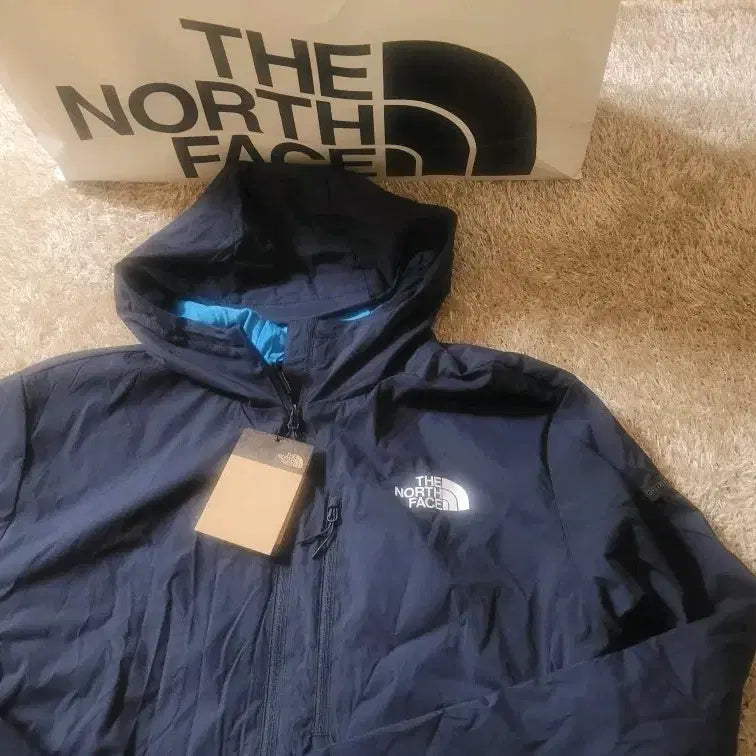 [BUNJANG] The North Face Hooded Windbreaker Jacket / 노스페이스 후드 바람막이/새상품