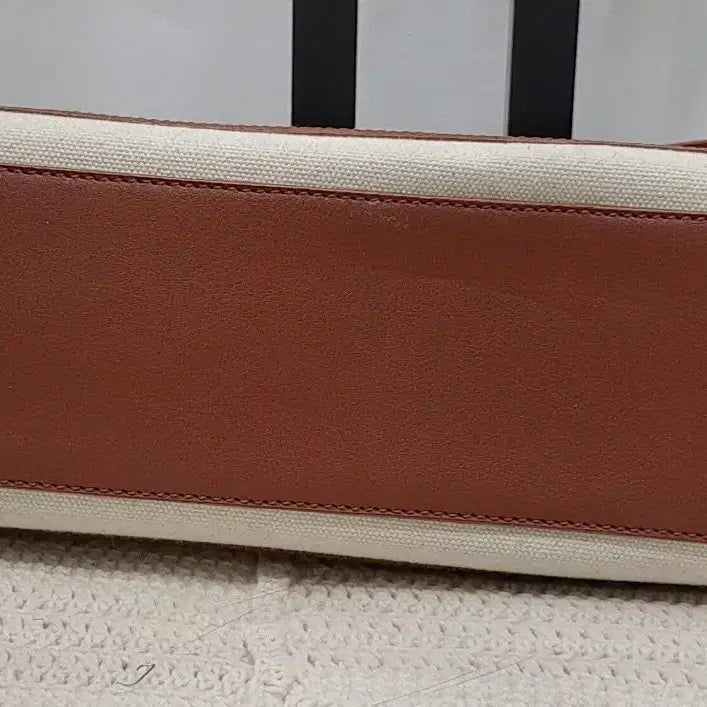 [BUNJANG] MOIETOII Tote and Crossbody Bag / MOIETOII  토트겸크로스백
