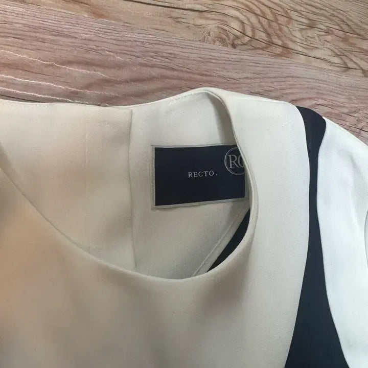 [BUNJANG] RECTO Blouse / 렉토 블라우스