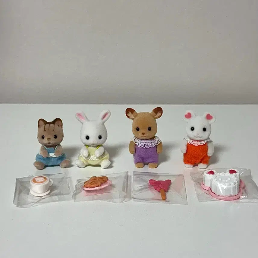 [BUNJANG] Sylvanian Families Baby Dessert Blind Bag Set / 실바니안 아기 디저트 블라인드백 사슴,눈꽃토끼 포함 4종 일괄