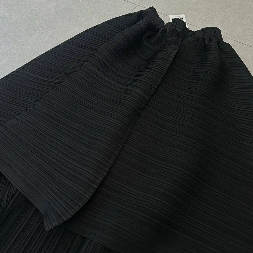 [BUNJANG] Pleats Please Antelope Skirt - Black, Size 3 / 새상품 플리츠플리즈 스커트 Antelope 블랙 3사이즈