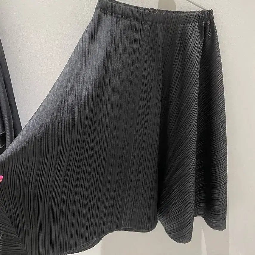 [BUNJANG] Pleats Please Antelope Skirt - Black, Size 3 / 새상품 플리츠플리즈 스커트 Antelope 블랙 3사이즈