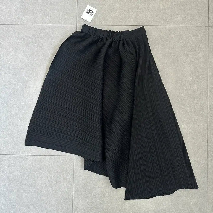 [BUNJANG] Pleats Please Antelope Skirt - Black, Size 3 / 새상품 플리츠플리즈 스커트 Antelope 블랙 3사이즈