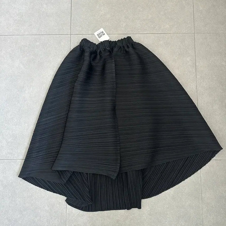 [BUNJANG] Pleats Please Antelope Skirt - Black, Size 3 / 새상품 플리츠플리즈 스커트 Antelope 블랙 3사이즈