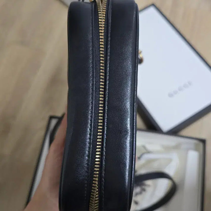 [BUNJANG] Gucci Marmont Black Mini Crossbody Bag / 구찌 마몬트 블랙 미니 크로스백