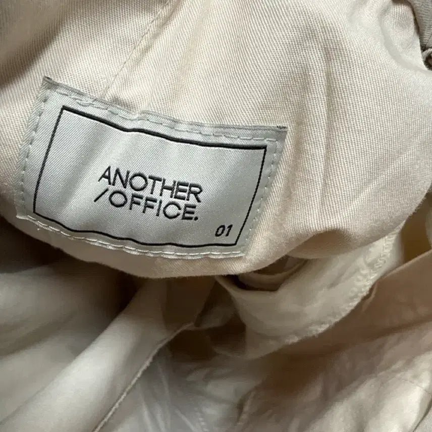 [BUNJANG] Anotheroffice Santiago Chino Pants Oatmeal / [1] 어나더오피스 산티아고 치노 팬츠 오트 밀크