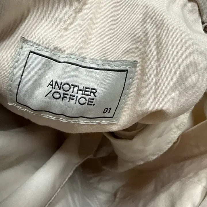 [BUNJANG] Anotheroffice Santiago Chino Pants Oatmeal / [1] 어나더오피스 산티아고 치노 팬츠 오트 밀크