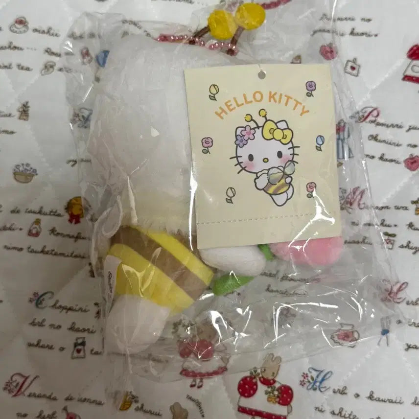 [BUNJANG] Sanrio Honey Series Kitty Mascot / 꽃이좋아 벌꿀시리즈 키티 마스코트