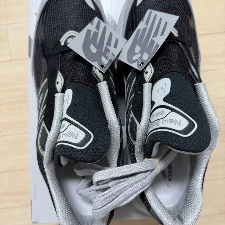 [BUNJANG] New Balance 990v6 Sneakers (Black with Grey) / 뉴발란스 운동화 990v6 블랙with그레이 미사용 새상품 정품
