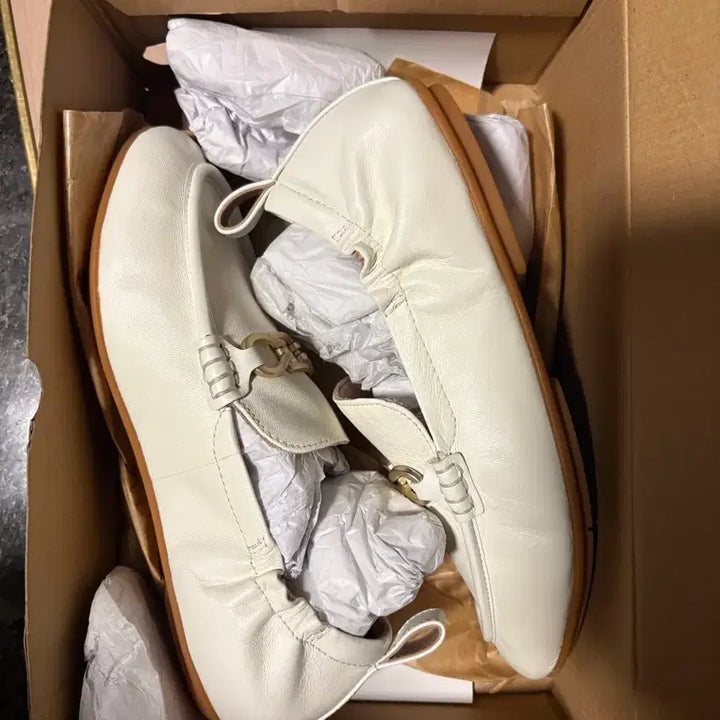 [BUNJANG] Fitflop Allegro Chain Loafers Cream Leather US 7 (240) / 핏플랍 알레그로 체인로퍼 크림 us7 (240) 새것