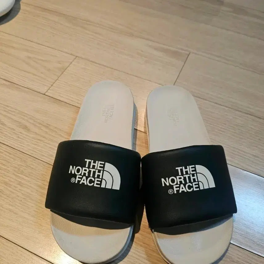 [BUNJANG] North Face Kids Slippers Size 210 / 노스페이스 키즈 슬리퍼
