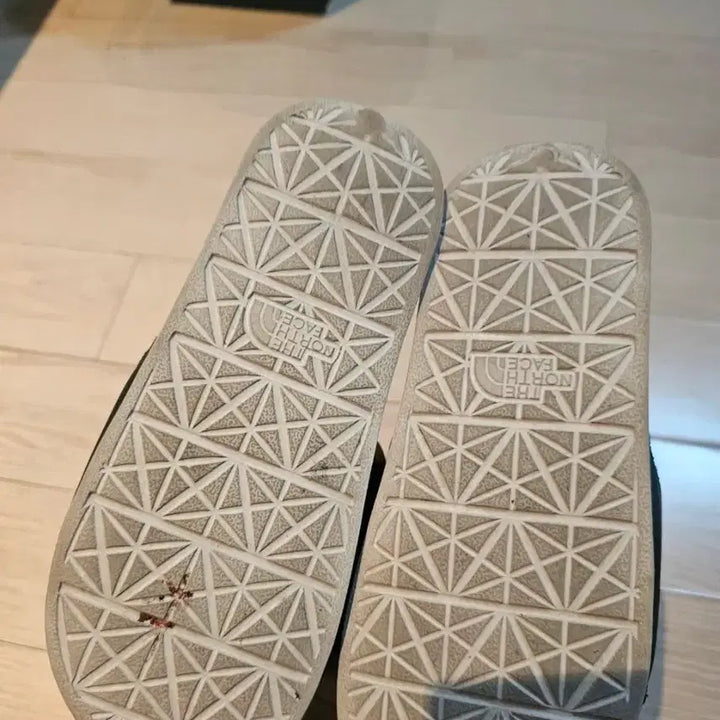[BUNJANG] North Face Kids Slippers Size 210 / 노스페이스 키즈 슬리퍼