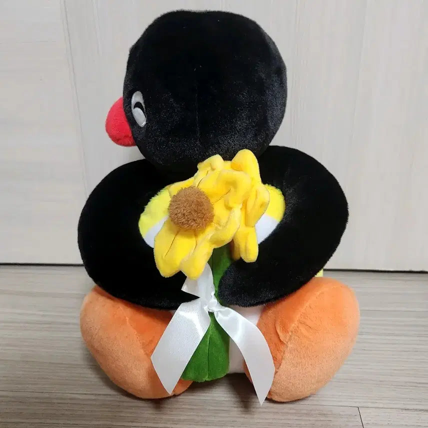 [BUNJANG] Pingu Sunflower Bouquet Plush Medium Doll / 핑구 해바라기 꽃다발 든 펭귄 봉제중형인형