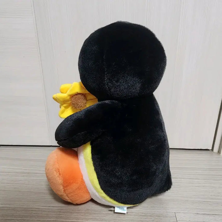 [BUNJANG] Pingu Sunflower Bouquet Plush Medium Doll / 핑구 해바라기 꽃다발 든 펭귄 봉제중형인형