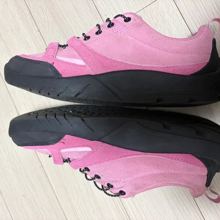 [BUNJANG] Fila Melvis Suede Sneakers / 휠라 멜비스 240