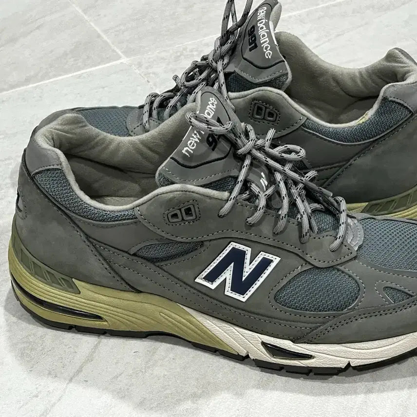 [BUNJANG] New Balance M991NGN Grey Suede Sneakers (Size 270) / 뉴발란스 M991NGN 270사이즈