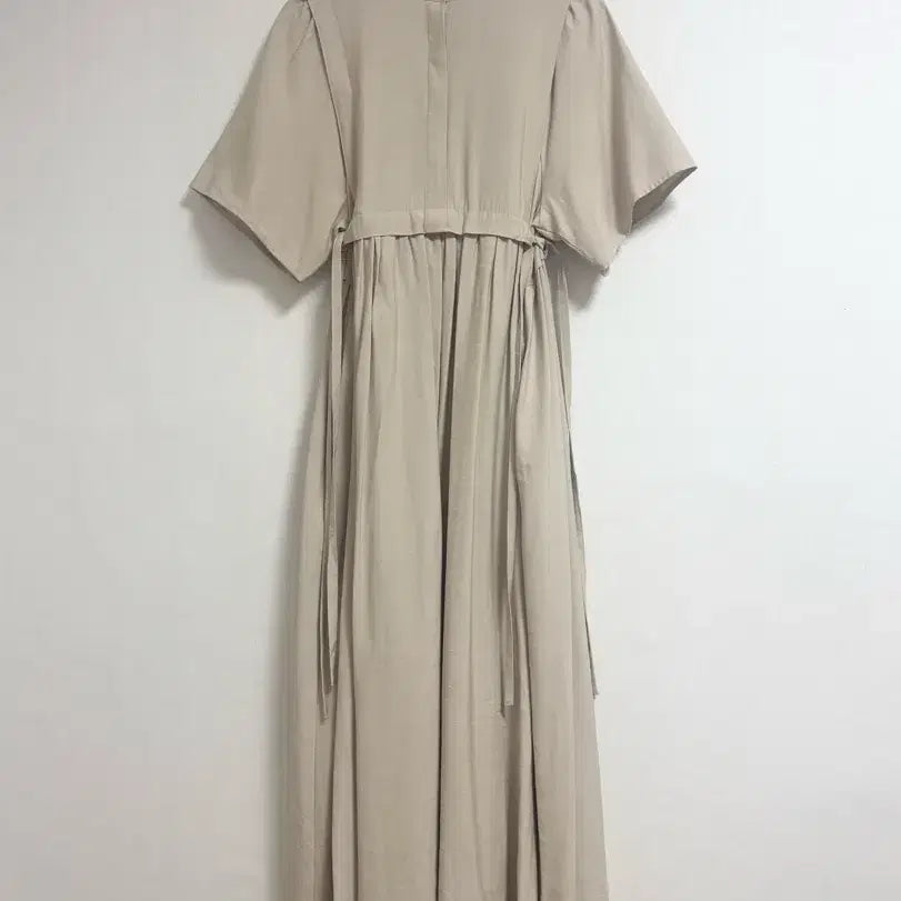 [BUNJANG] Apart by Lowrys Beige Half-Sleeve Long Dress / 베이지 반팔 롱 원피스