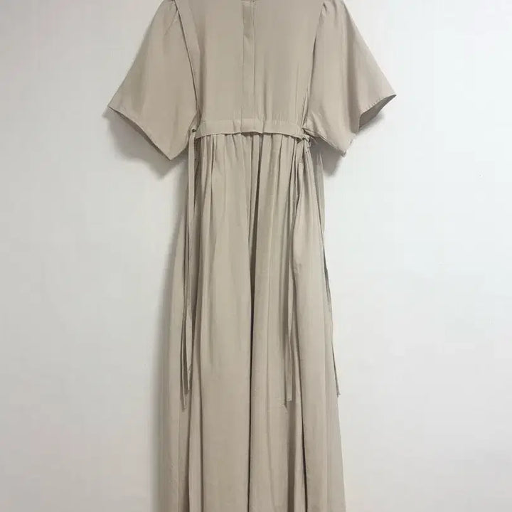 [BUNJANG] Apart by Lowrys Beige Half-Sleeve Long Dress / 베이지 반팔 롱 원피스