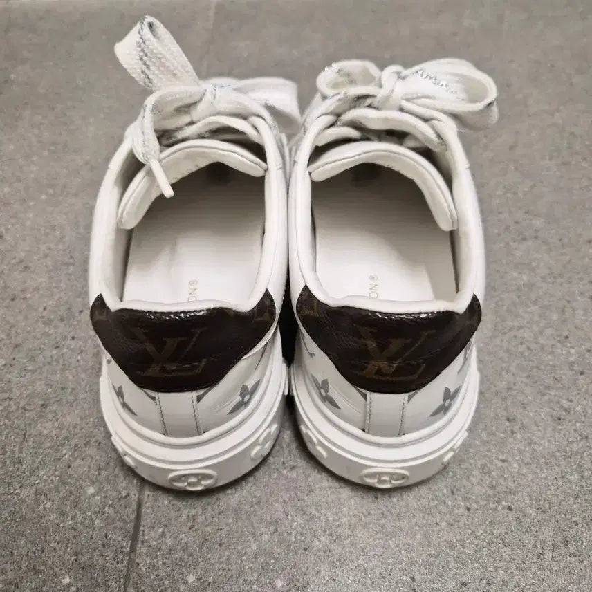 [BUNJANG] Louis Vuitton Time Out Sneakers / 루이비통 타임아웃 스니커즈
