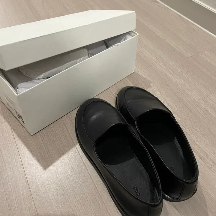 [BUNJANG] COS Classic Leather Loafers Black / COS 클래식 레더 로퍼 블랙 235 (37)