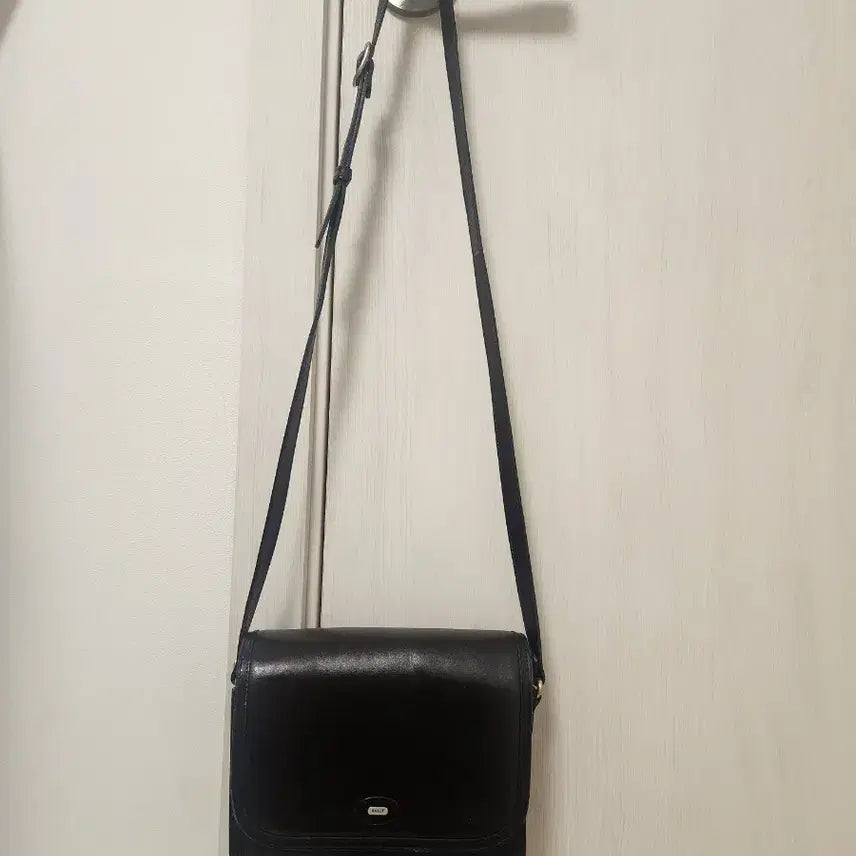 [BUNJANG] Bally Black Leather Crossbody Bag / BALLY 발리 블랙 가죽 크로스백