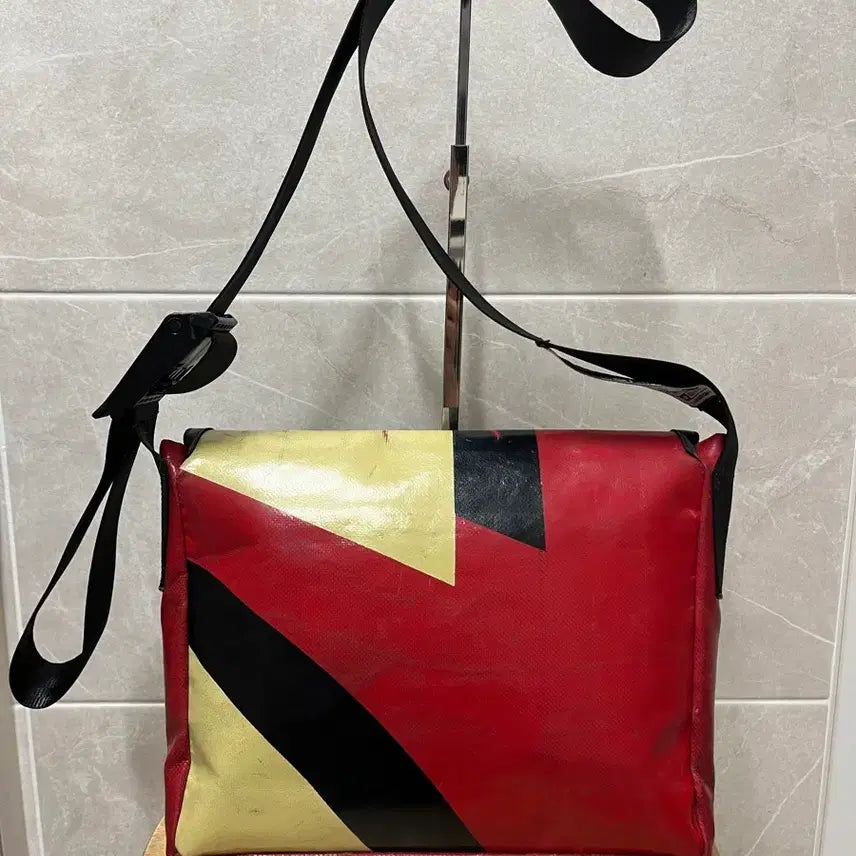 [BUNJANG] Freitag F601 Lassie Messenger Bag Red / (땡처리)프라이탁 라씨 (민트택X)