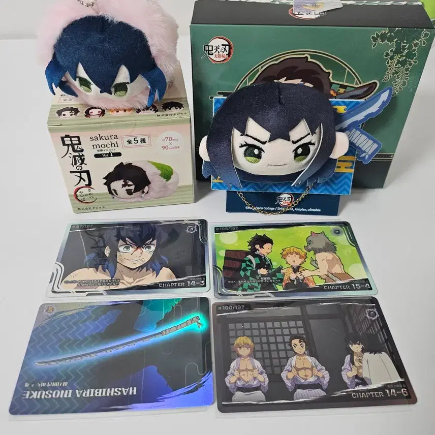 [BUNJANG] Demon Slayer Inosuke Plush &amp; Sakura Mochi Bundle with Photocards / (일괄) 귀멸의 칼날 이노스케 누이인형 밴지+ 사쿠라 모찌 + 포카