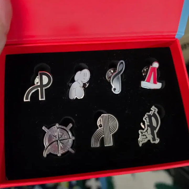 [BUNJANG] PLAVE 2nd Anniversary Badge / 플레이브 뱃지