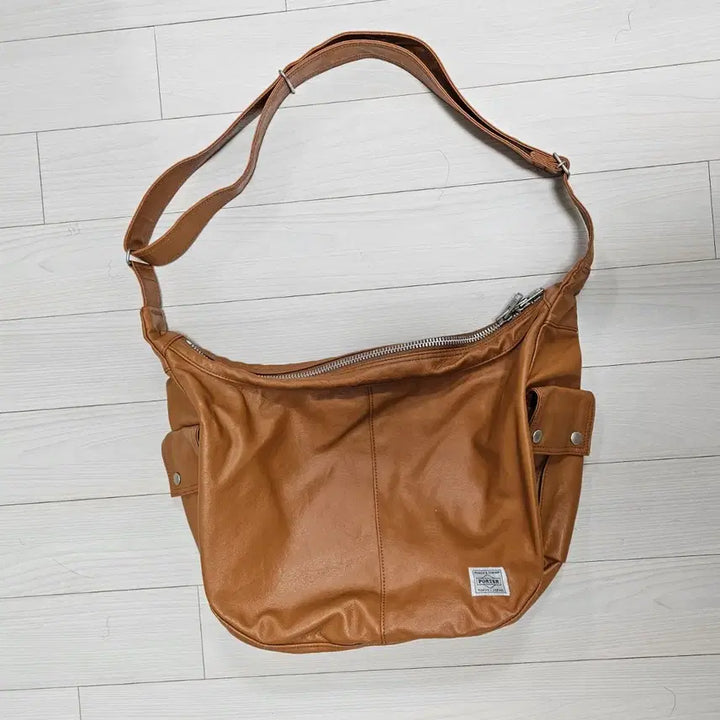 [BUNJANG] Yoshida Porter Freestyle Shoulder Bag Large Camel / 요시다포터 프리스타일 숄더백 라지 카멜 반달백 porter