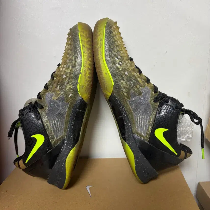 [BUNJANG] Nike Kobe 8 System SS Christmas Size 260 / [260]나이키 코비 8 시스템 SS 크리스마스