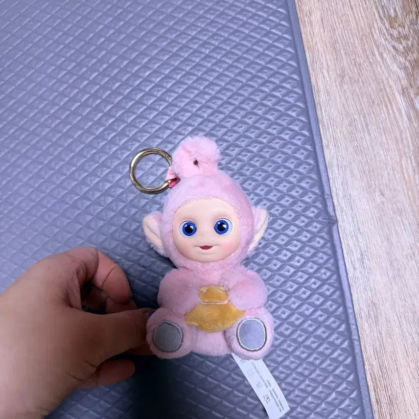 [BUNJANG] Pop Mart Tinky Winky Toast Keyring / 팝마트 텔레토비 뽀 키링 판매합니다!