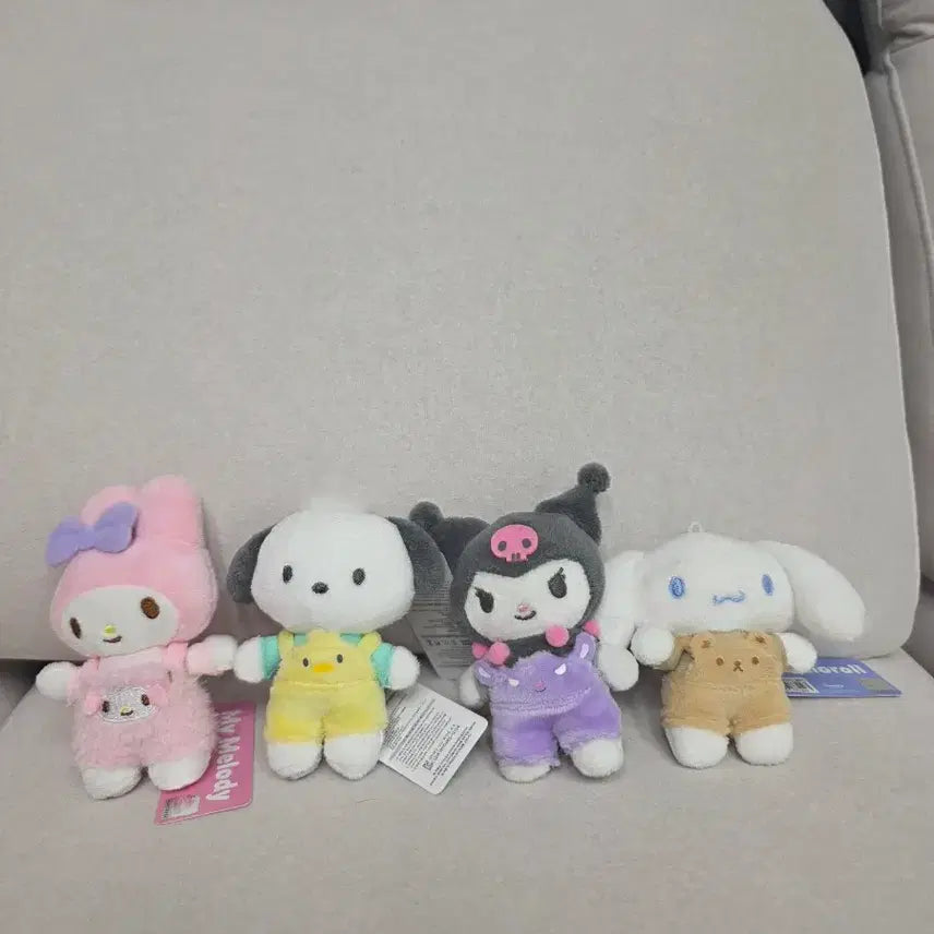 [BUNJANG] Sanrio Cinnamoroll Overalls Doll Keychain 10cm New / 정품)산리오 시나모롤 멜빵 인형 키링 10cm 새상품