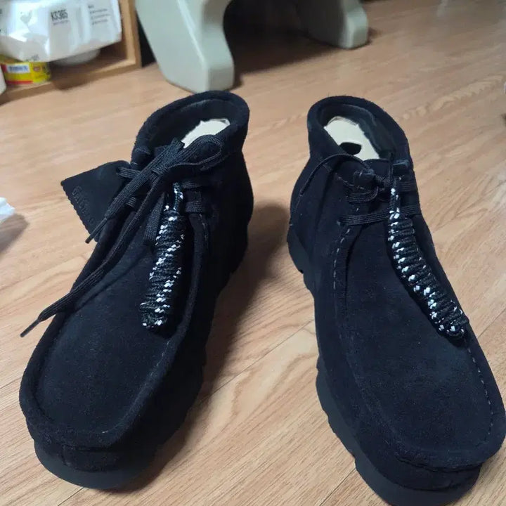 [BUNJANG] Clarks Wallabee GTX UK7 Shoes / (새상품) 클락스 왈라비 gtx uk7