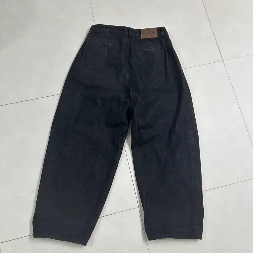 [BUNJANG] Beslow Balloon Fit Denim Pants (Size 30) / 비슬로우 벌룬팬츠 30사이즈